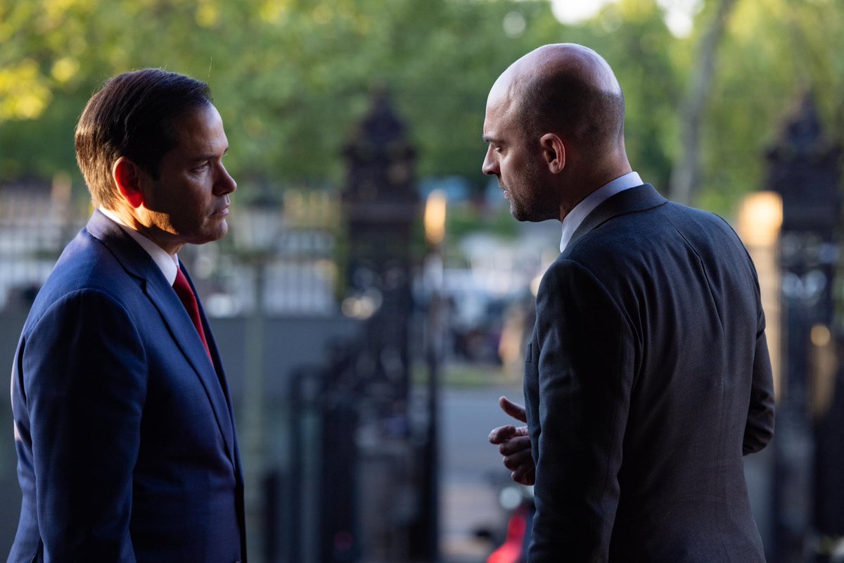 Cessez-le-feu !

Paris réunit Américains, Britanniques, Allemands et Ukrainiens.

Un seul objectif : la paix.
La sécurité du monde commence ici.