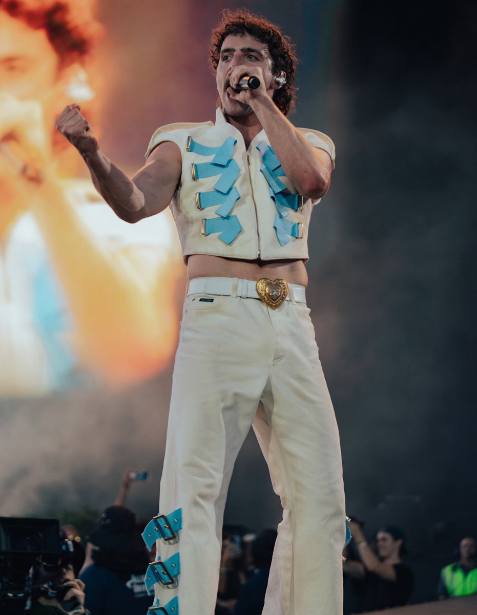 JENNIE Charts tweet media