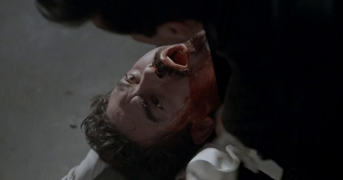 💥 "¿Confiar o no confiar?": Venancio duda de Gloria, pero la llegada del compadre de Torres cambia el juego. ¿Sobrevivirá a El Duque? 👀 #Telenovela trib.al/RCXpqXQ