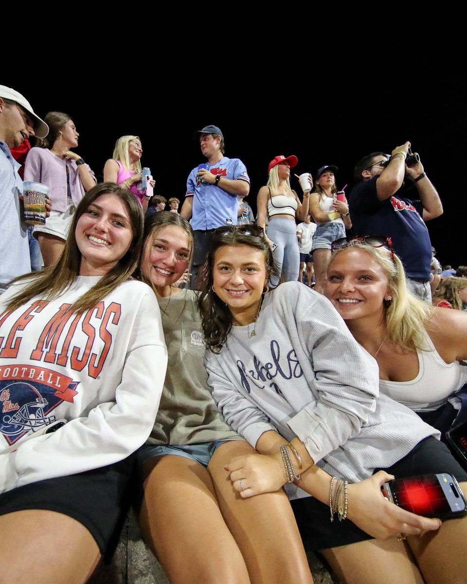 Club Red tweet media