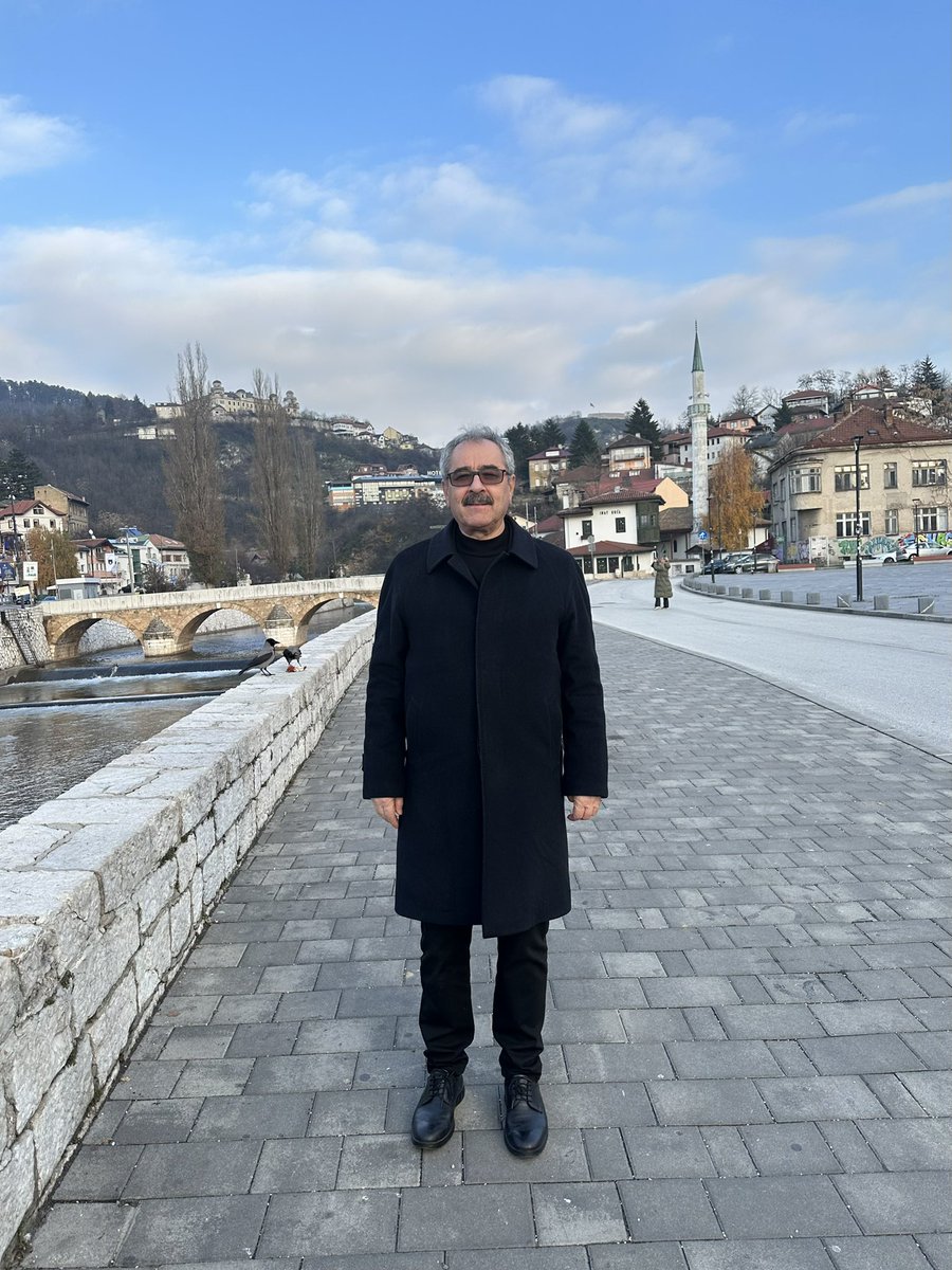 ALLAH hiç kimseye taşıyabileceğinden daha fazlasını yüklemez. [ Bakara süresi 286. Ayet]

ALLAH’ın rahmeti üzerinize olsun. 
Dualarınız kabul, Cumanız mübarek olsun .