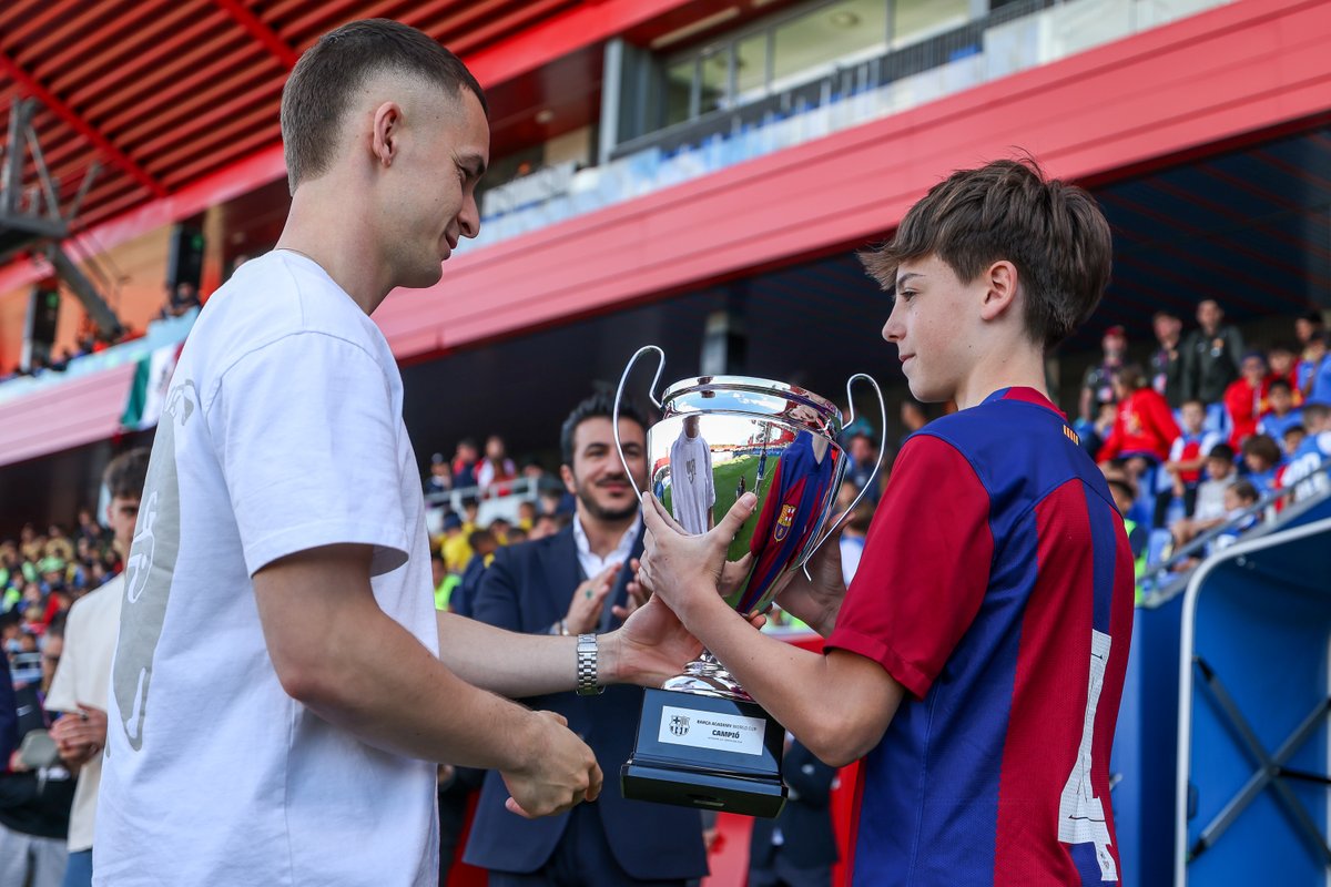 Barça Academy tweet media
