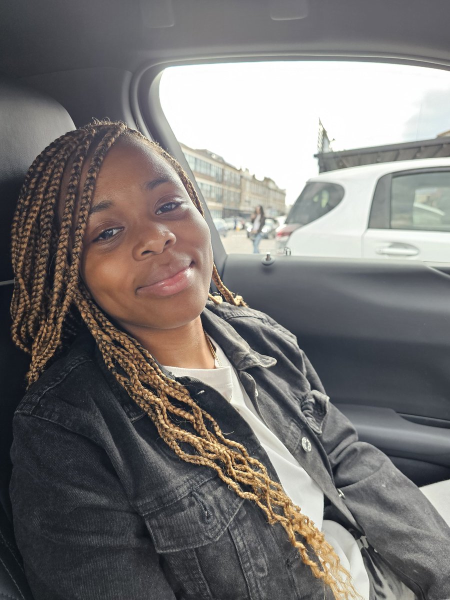 Obidients it's Kayla's (the baby of the family, my pension baby, my gist partner, and the craziest Arsenal fan in my family) 15th birthday.  Please wish her a happy birthday and many happy returns!