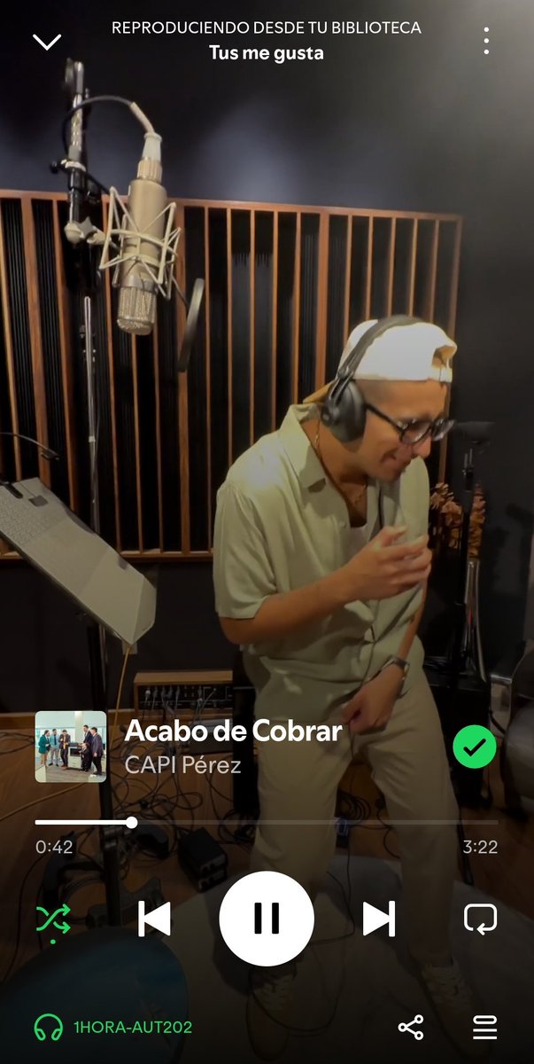 Aquí escuchando música y sale está joya del <a href="/elcapiperez/">El CAPI Pérez</a> en mi playlist 😎