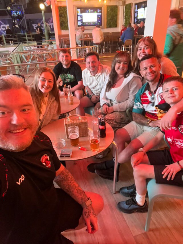 Rivals weekend has officially started👹🏈<a href="/Queenviclloret/">Queen Vic</a>