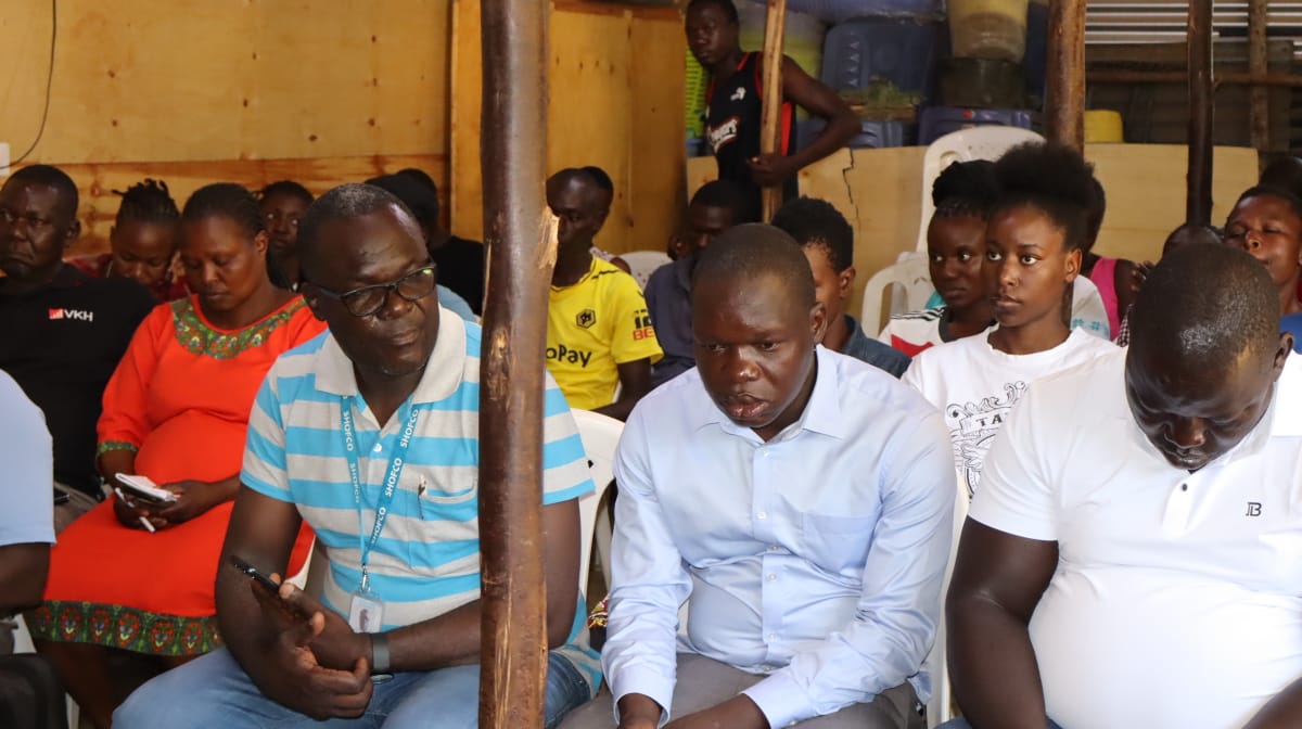 Mkurugenziwa wa kikundi  #KamakowaJamtaka Isaiah Odhiambo, sasa hivi anaongoza timu katika mkutano wa kuanzishwa "Sauti ya Vijana Na Uwezeshaji"
#SautiYaVijanaNaUwezeshaji
#KamakowaJamtaka
#Jamtaka
#Shofco