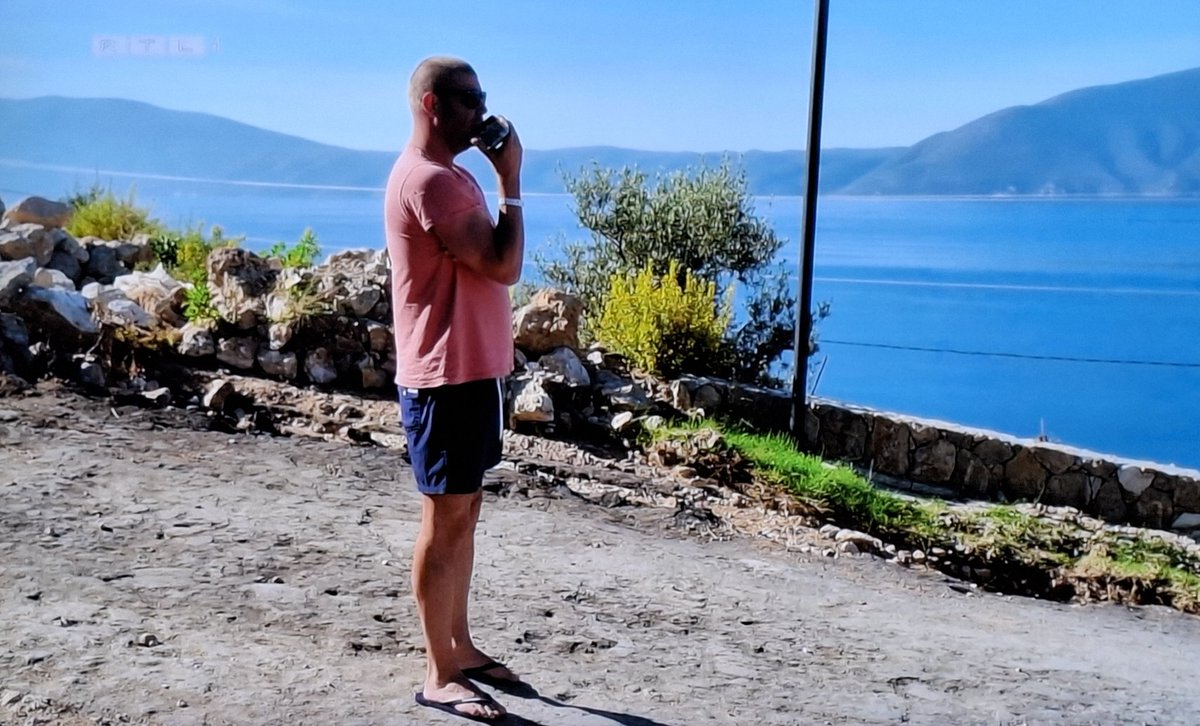 C80814621's tweet image. #Olof baalt er van dat de namen Wendy en Eveline zijn gevallen. Tja jonge, je hebt het zelf gezegd. Jouw woorden. Moet je maar nadenken voor je iets zegt. Maar denken is moeilijk voor Olof. Ik denk dat dat standaard in zijn leven is.  #mafsnl #mafs #MAFS #MarriedAtFirstSight