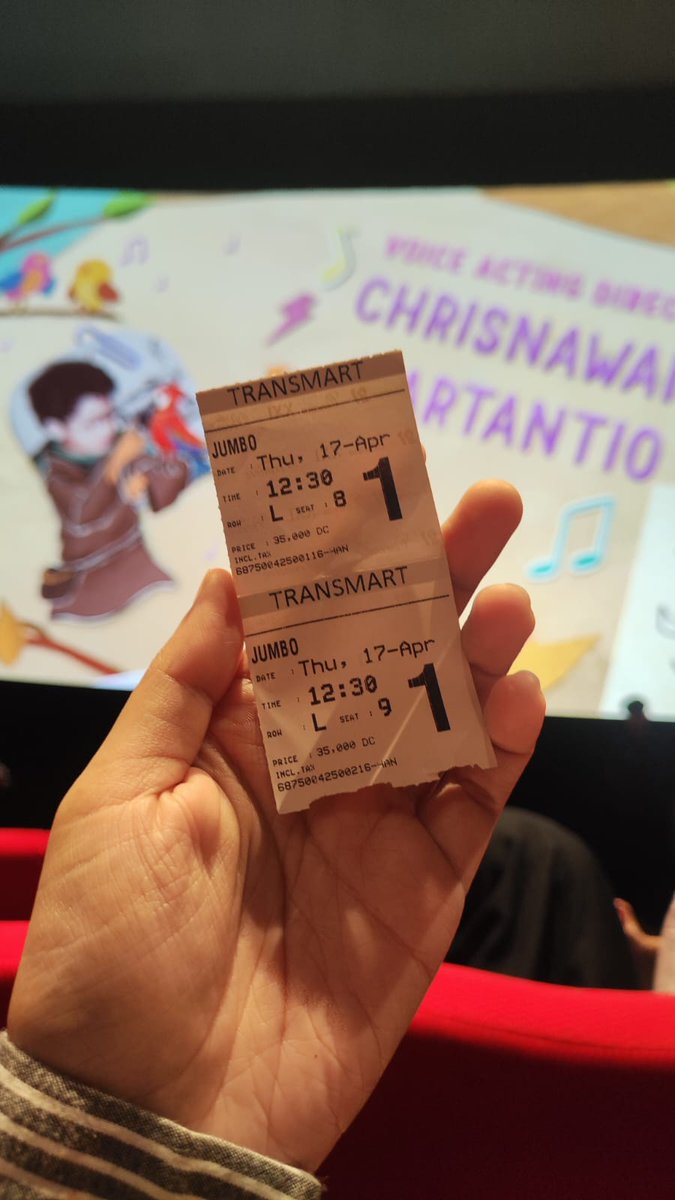nviantwhyn's tweet photo. Sengaja milih weekday buat nonton ini film, cuma berdua sama suami karena anak belum kooperatif KL di ajak nonton lamaa, eeeh satu studio full dong sampe baris M, pas liat jam berikutnya udah full juga sampe baris L, wowoow memang bagus banget 🫰 https://t.co/wC7M3nKHqS