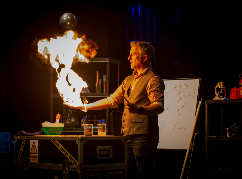 Mark Thompson (@astronomer_mark) on Twitter photo Calling #Guildford #London families; my last Spectacular Science Show performnace this easter holiday is coming to the <a href="/YvonneArnaud/">Yvonne Arnaud Theatre</a> on Easter Sunday at 2.30pm Grab your tickets now for some science fun for the whole family yvonne-arnaud.co.uk/whats-on/mark-… Calling #Guildford #London families; my last Spectacular Science Show performnace this easter holiday is coming to the <a href="/YvonneArnaud/">Yvonne Arnaud Theatre</a> on Easter Sunday at 2.30pm Grab your tickets now for some science fun for the whole family yvonne-arnaud.co.uk/whats-on/mark-…