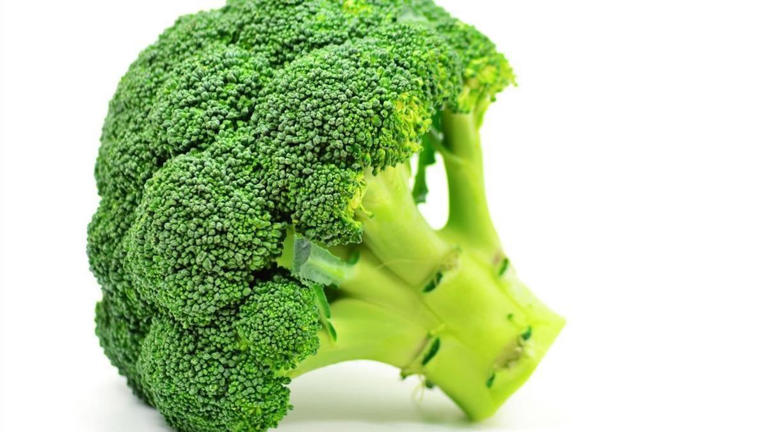 XEL56's tweet image. Esta planta crucífera, rica en nutrientes e compostos saudables, capturou a atención de expertos en saúde e nutrición polos seus impresionantes beneficios para o corpo humano.
