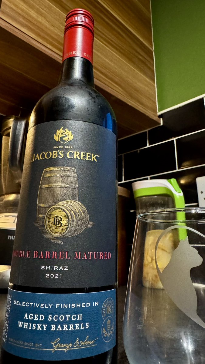 Roger_Edwards's tweet photo. Oh, the aroma and the taste.
This Jacob’s Creek Shiraz is aged in Whisky Barrels and the result is an amazing depth of flavour. One of the best we’ve had for a while.
9/10 #RandomRedThursday https://t.co/31l5h6C5ab