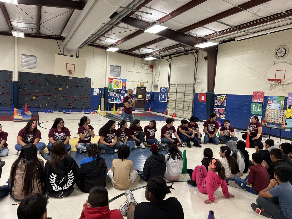 Glenoaks Elementary (@nisdglenoaks) on Twitter photo Marshall HS Vocal Jazz group came and performed for 5th grade today. They also did a Q and A session afterwards.
<a href="/NISDMarshall/">NISDMarshall</a> Marshall HS Vocal Jazz group came and performed for 5th grade today. They also did a Q and A session afterwards.
<a href="/NISDMarshall/">NISDMarshall</a>