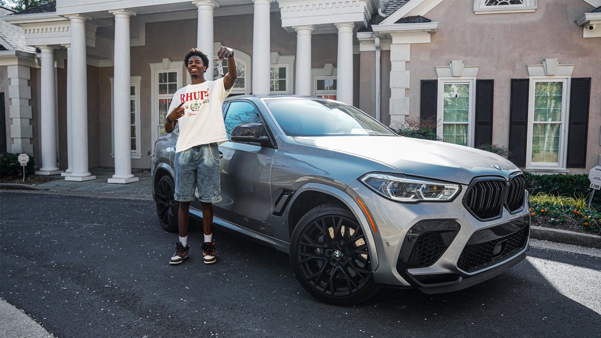 I BOUGHT A BMW X6M COMPETITION AT 22!
youtu.be/ejO0HYutMAE