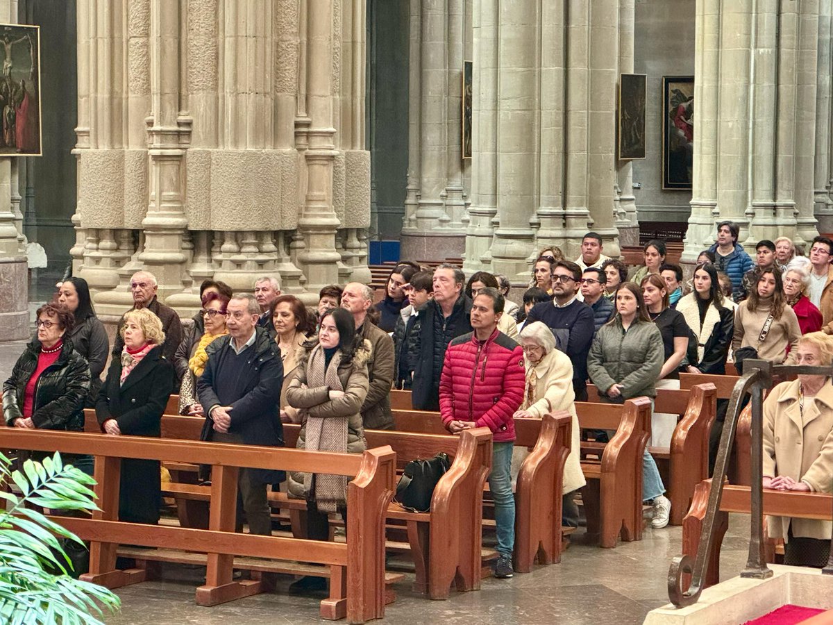 DiocesisVitoria's tweet photo. JUEVES SANTO ✝️ | La Concatedral de #VitoriaGasteiz ha acogido la Misa de la Cena del Señor presidida por el @ObispodeVitoria, D. Juan Carlos Elizalde en este #JuevesSanto, día del amor fraterno, de la instauración de la #Eucaristía y del orden sacerdotal. https://t.co/TG4UpMpfsR