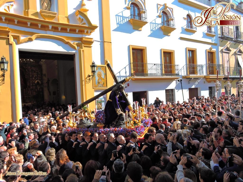 1) ✝️Estos días sale gente a decir que ven fatal la Semana Santa: "cristofrikis paseando moñecos". Pues yo ahora veo más fácil justificar la Semana Santa andaluza como experiencia cultural total siendo no creyente que como creyente que lo quiere hacer desde su fe cristiana.
