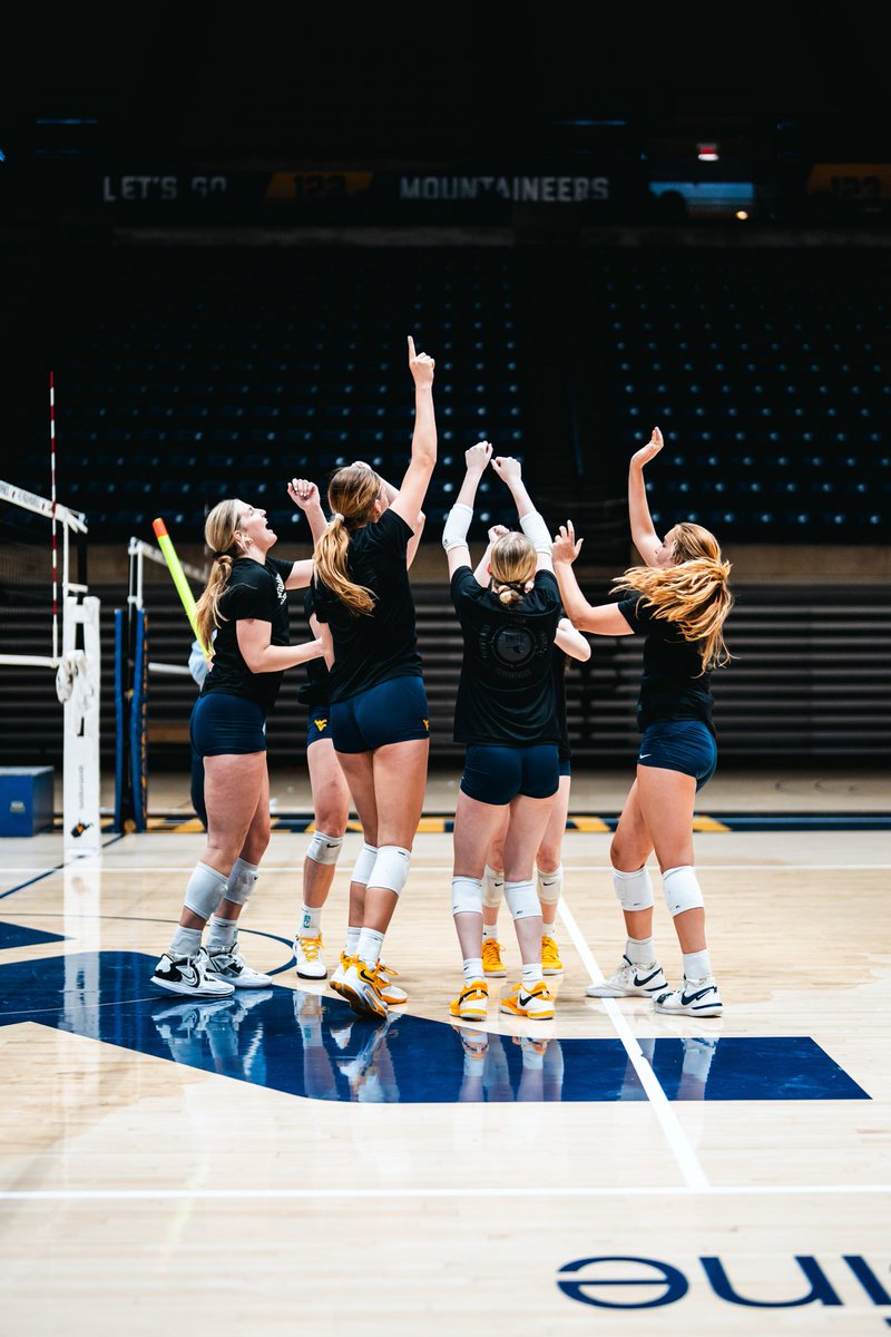 Swipe for a celly &gt;&gt;&gt; 🤩

#HailWV