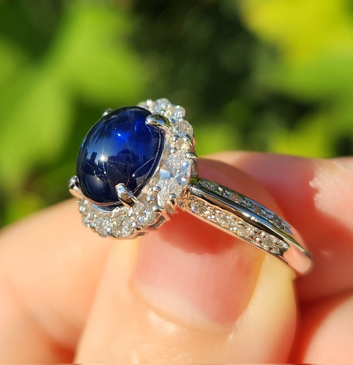 로블 캐보션 190에 보내려고 해요
GIA 감정서 있어요