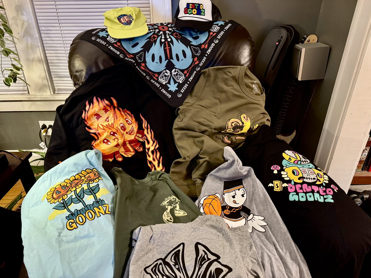 🔥🔥Holy Shit🔥🔥

No one is topping <a href="/Goonz_World/">Goonz 👺</a> on merch.  Got this large mystery box and every single item is insane.   5 shirts, two hoodies, 2 hats and more!!   <a href="/drewsifsoupeth/">drewbie2shoes</a> , you killed it again.  Lfg
