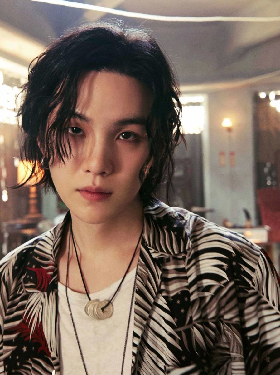 JENNIE becomes the 4th most streamed K-pop soloist on Spotify surpassing Agust D/SUGA