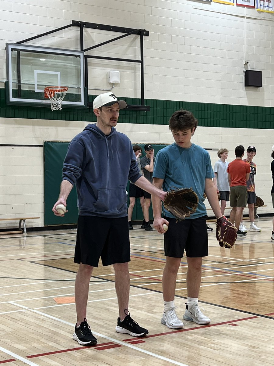 jlowry83's tweet photo. Thank-you to my former players @Brayden5Ewasko and @carterfuerst2 from @LockedOnJays, along with Jarvis Ewasko for coming out to run a practice today!  Excellent job!!  #Coach ⚾️⚾️ https://t.co/WrBCpRL9KB