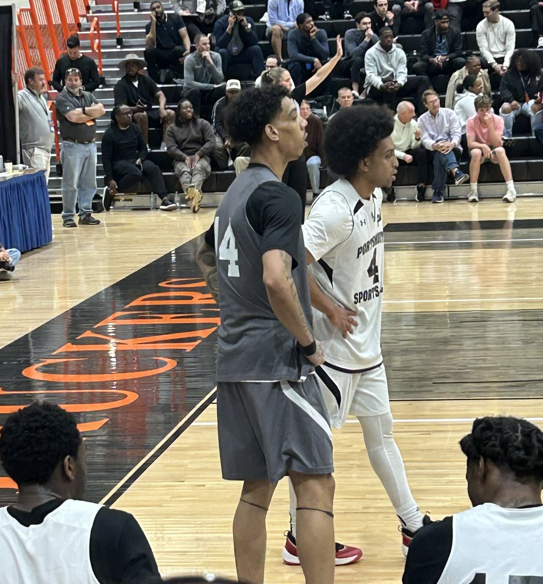 Terrence Edwards Jr. finished with 16 points, 6 rebounds, 4 assists, and 3 steals tonight at Portsmouth while matching up with Louisville teammate Chucky Hepburn.

<a href="/fg_fatt/">Terrence Edwards Jr</a> <a href="/coach__carr/">Coach Thomas Carr</a>