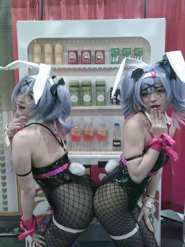 Maxiii_Cos's tweet image. me and my twin fr #RabbitHolemiku #cosplay