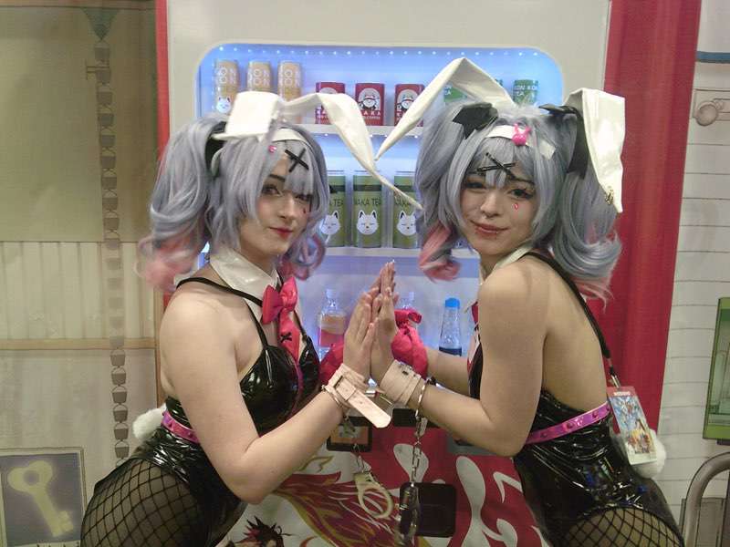Maxiii_Cos's tweet image. me and my twin fr #RabbitHolemiku #cosplay