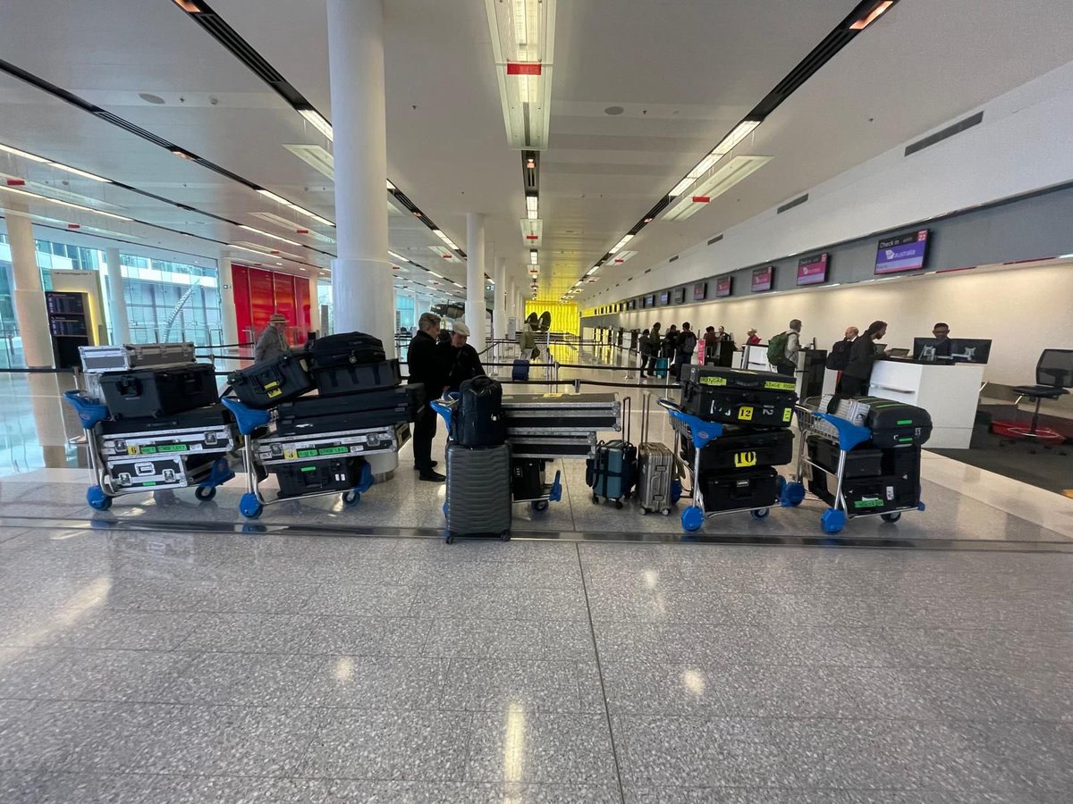 Son solo 2 guitarras? 😂
En camino a Byron Bay!