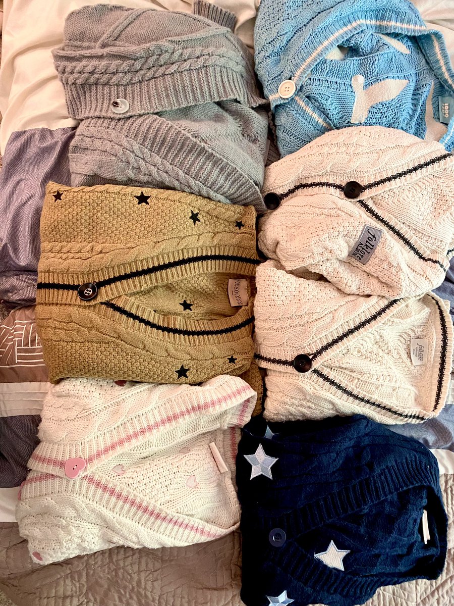 fightindragonsx's tweet image. Welcome to the family fearless 🥹💛 #fearlesscardigan