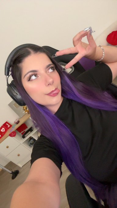 Watch EG GirlOfNox's leaked NSFW photo on TwXstars