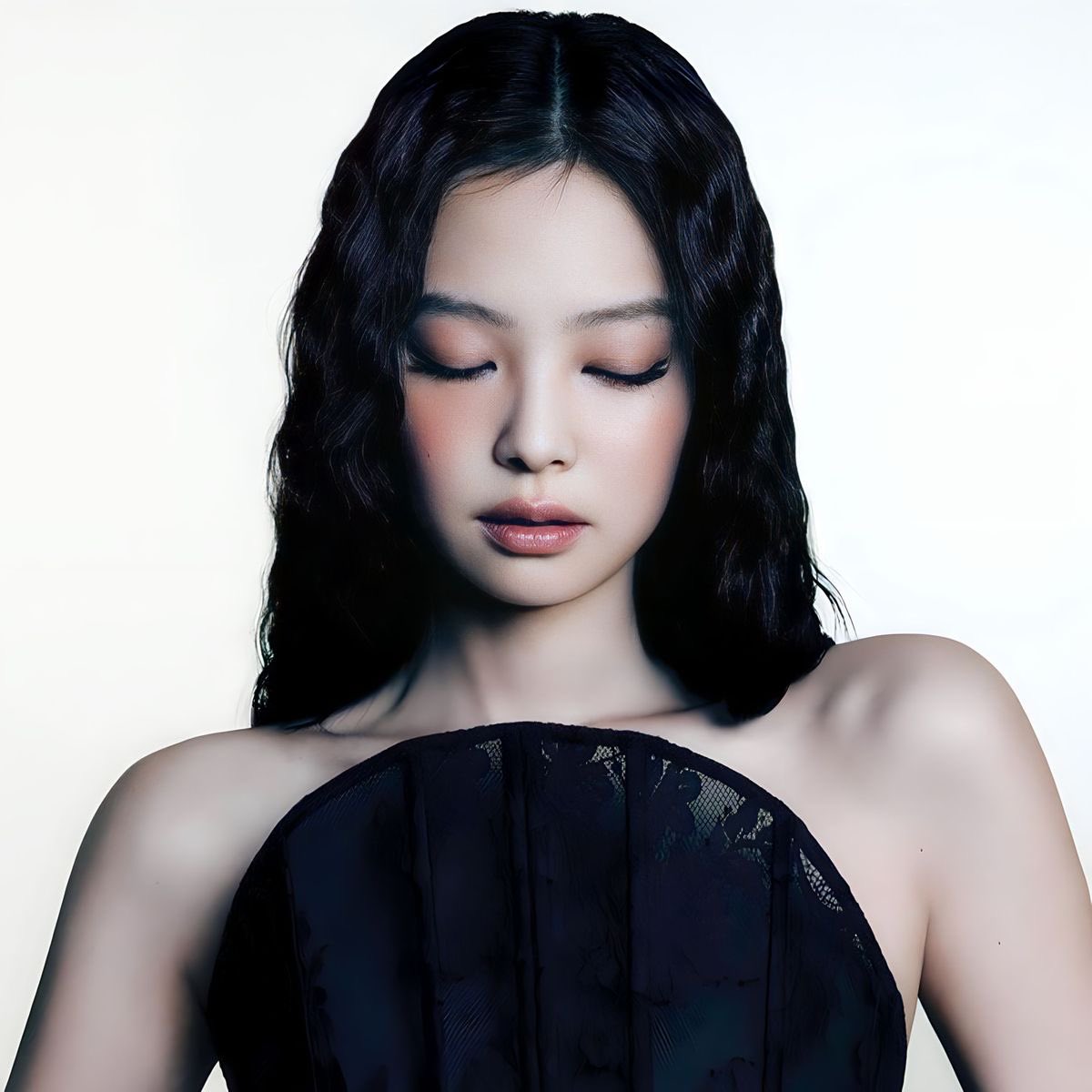 JENNIE is the most streamed K-pop act for the 41st consecutive day on Spotify with 15,389,635 streams