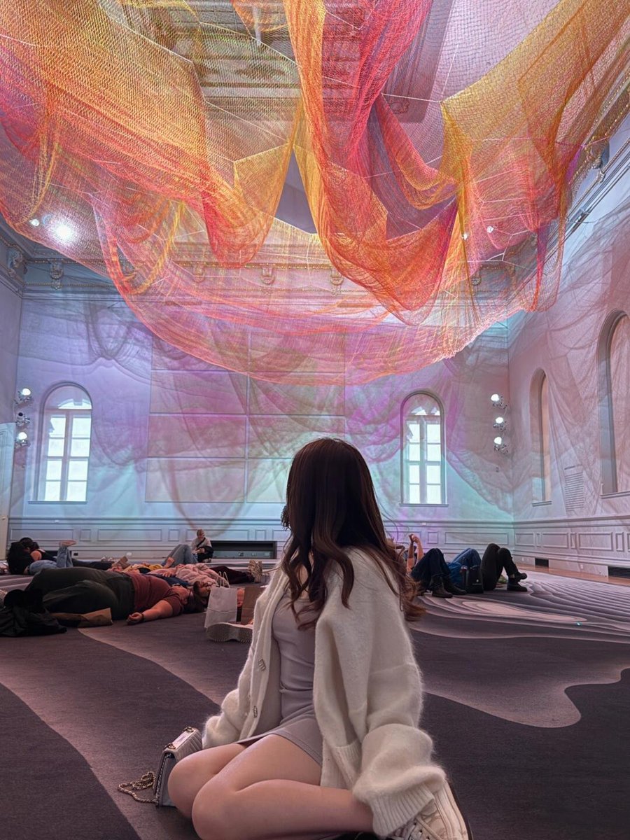 RubyStork's tweet image. There are many beautiful and inspiring words on the wall that guide our life&apos;s path. Each word feels like a new lesson and motivation. ✨🖋️