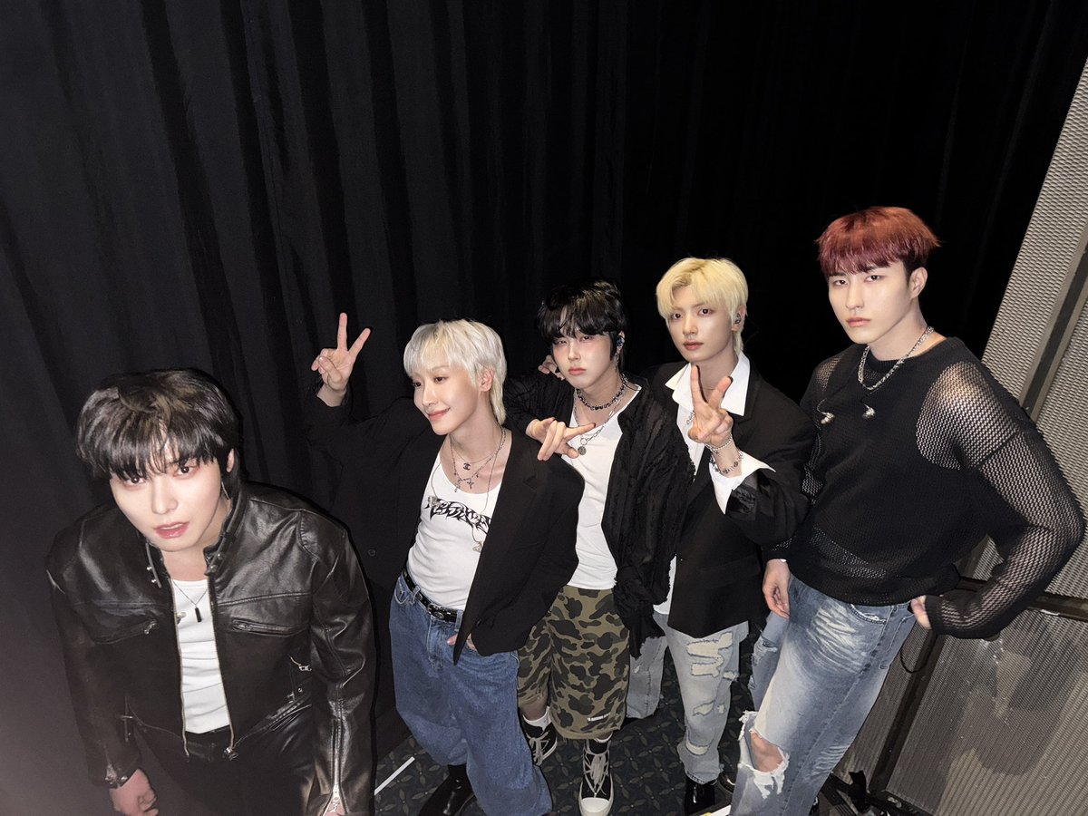 official_ONEWE's tweet image. [#ONEWE]

Thank you, Montreal🇨🇦🔥

@LeoPresents 

#원위
#2025_ONEWE_WORLD_TOUR
#O_NEW_Evolution_IN_NORTH_AMERICA 
#ONEWE_4th_Live_Concert