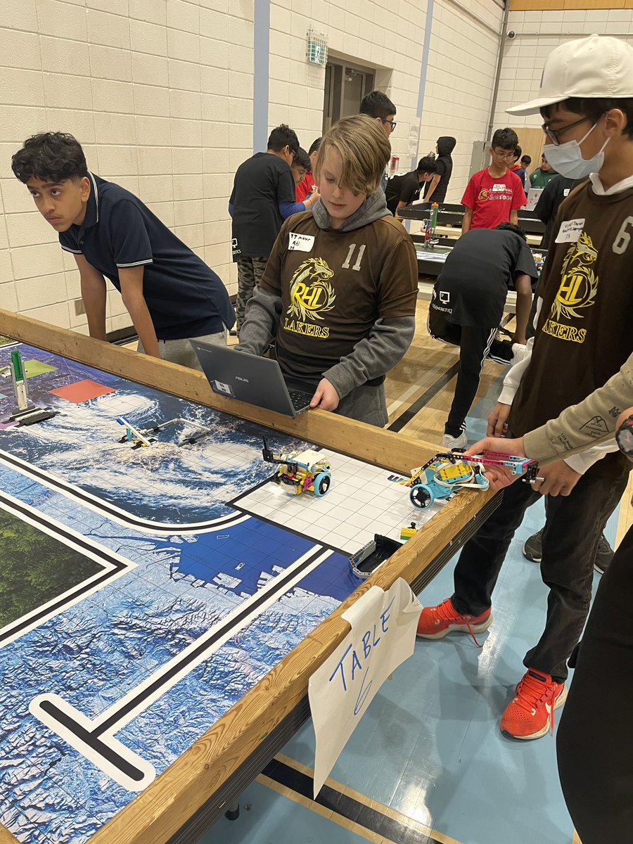 EdTechClark's tweet image. Day 2 was awesome judging the incredible talent at the Peel Skills Challenge! 🛠️🤖 Students showcased their amazing skills in Lego robotics, tackling complex challenges with creativity and precision. The future of innovation is bright! 🌟 #PeelSkills #LegoRobotics @peel21st