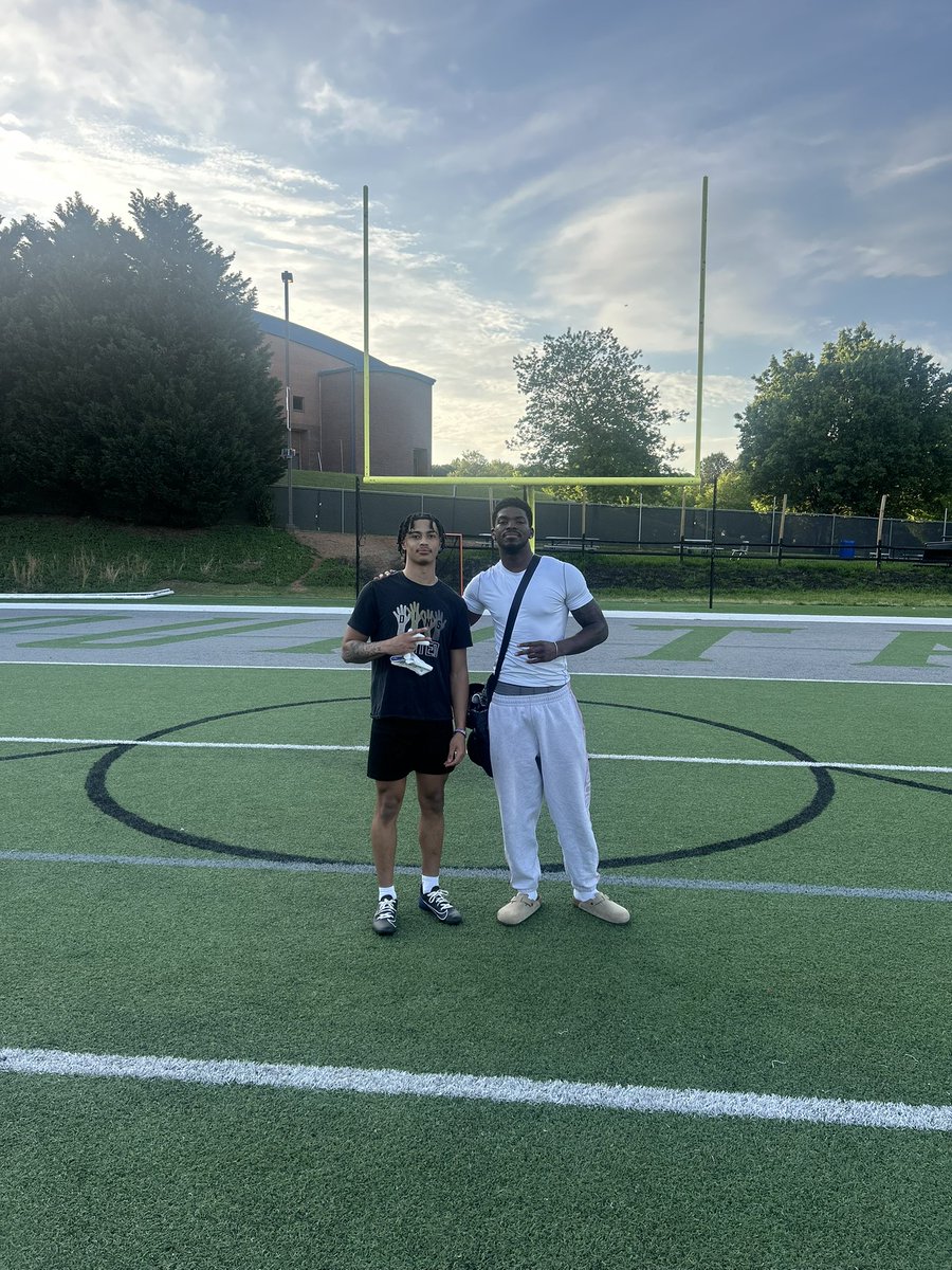 π ππππ πππππ½πΌππ ποΈπ¨ (@kmhs_footballga) on Twitter photo Great to see these to ποΈ LEGENDS at the field putting in workβΌοΈ
#ππ π¦ππ₯πππππππ
<a href="/SavionRiley1/">βSavion Riley</a>
<a href="/JaylenMoson/">Jaylen βJayMoβ Moson</a>
<a href="/KMHSathletics/">Kennesaw Mtn.</a> <a href="/KMHS_GA/">Kennesaw Mountain HS</a> Great to see these to ποΈ LEGENDS at the field putting in workβΌοΈ
#ππ π¦ππ₯πππππππ
<a href="/SavionRiley1/">βSavion Riley</a>
<a href="/JaylenMoson/">Jaylen βJayMoβ Moson</a>
<a href="/KMHSathletics/">Kennesaw Mtn.</a> <a href="/KMHS_GA/">Kennesaw Mountain HS</a>