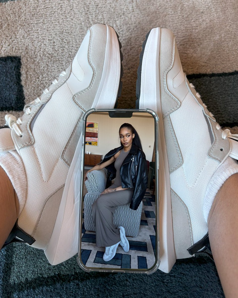 Our go-to kicks and fit combo 👀 

How would you style our FLØs?

lociwear.com