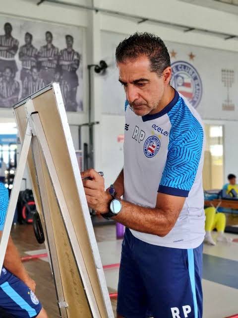 bahiamilvollts's tweet photo. Esse 1º tempo do Bahia só me fez lembrar dele: https://t.co/HSHuik9Zqh