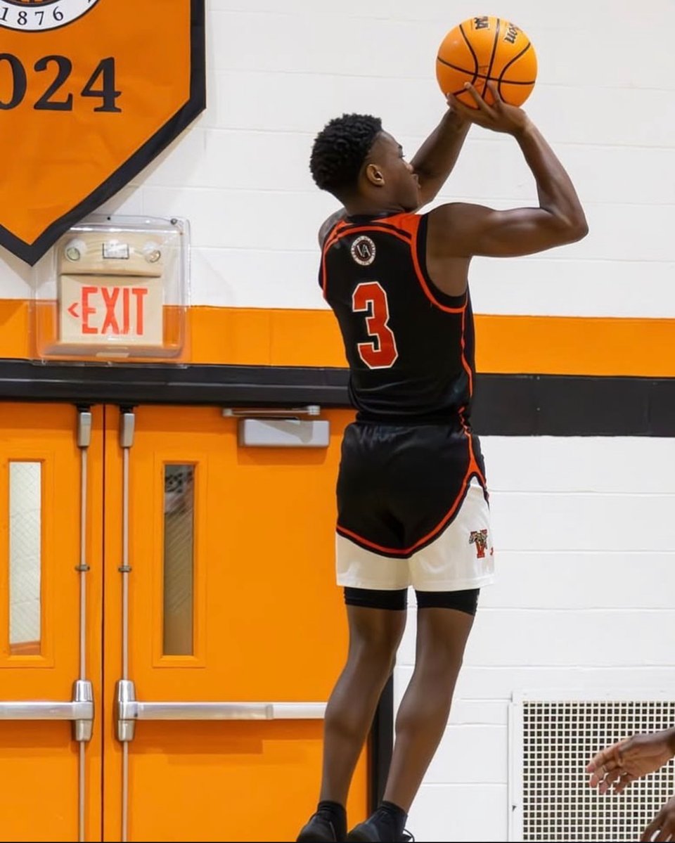 New England Recruiting Report NERRHoops (@nerrhoops) on Twitter photo Jakye Rainey (<a href="/KyeRainey1/">Jakye Rainey</a>) capped off a legendary <a href="/VermontAcadHoop/">Vermont Academy Boys' Prep Basketball</a> postgrad season with a bang, making his 111th three of the season - a program record.
The electric scorer helped lead the squad to the <a href="/PrepNational/">National Prep Championship Series</a> Final Four, and will take his marksmanship to the NE-10. Jakye Rainey (<a href="/KyeRainey1/">Jakye Rainey</a>) capped off a legendary <a href="/VermontAcadHoop/">Vermont Academy Boys' Prep Basketball</a> postgrad season with a bang, making his 111th three of the season - a program record.
The electric scorer helped lead the squad to the <a href="/PrepNational/">National Prep Championship Series</a> Final Four, and will take his marksmanship to the NE-10.