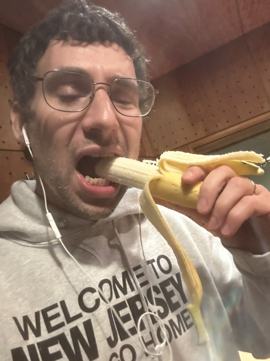 <a href="/antonoff_off/">jack antonoff falling off stage every day</a>