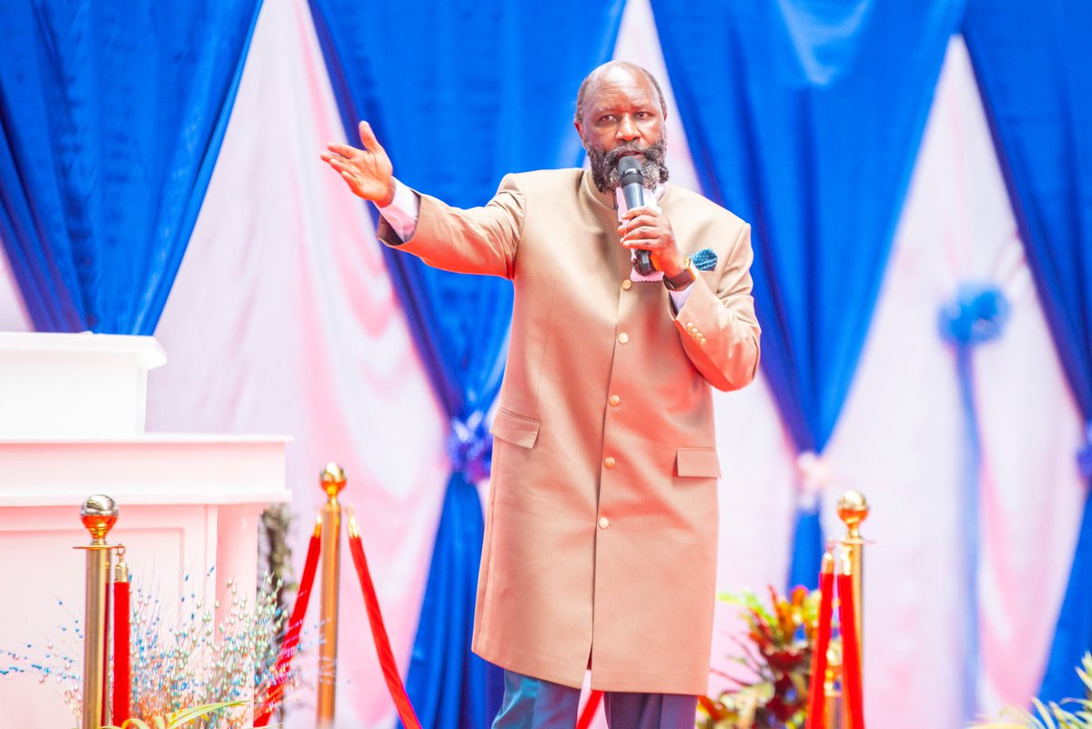 Why has the church forgotten the old rugged cross???, the LORD wants to know!!!

The church now dealing with modern gospel, wanting people to feel comfortable in the church!!!

Why have you abandon the original salvation??
#PortugalWordExpo