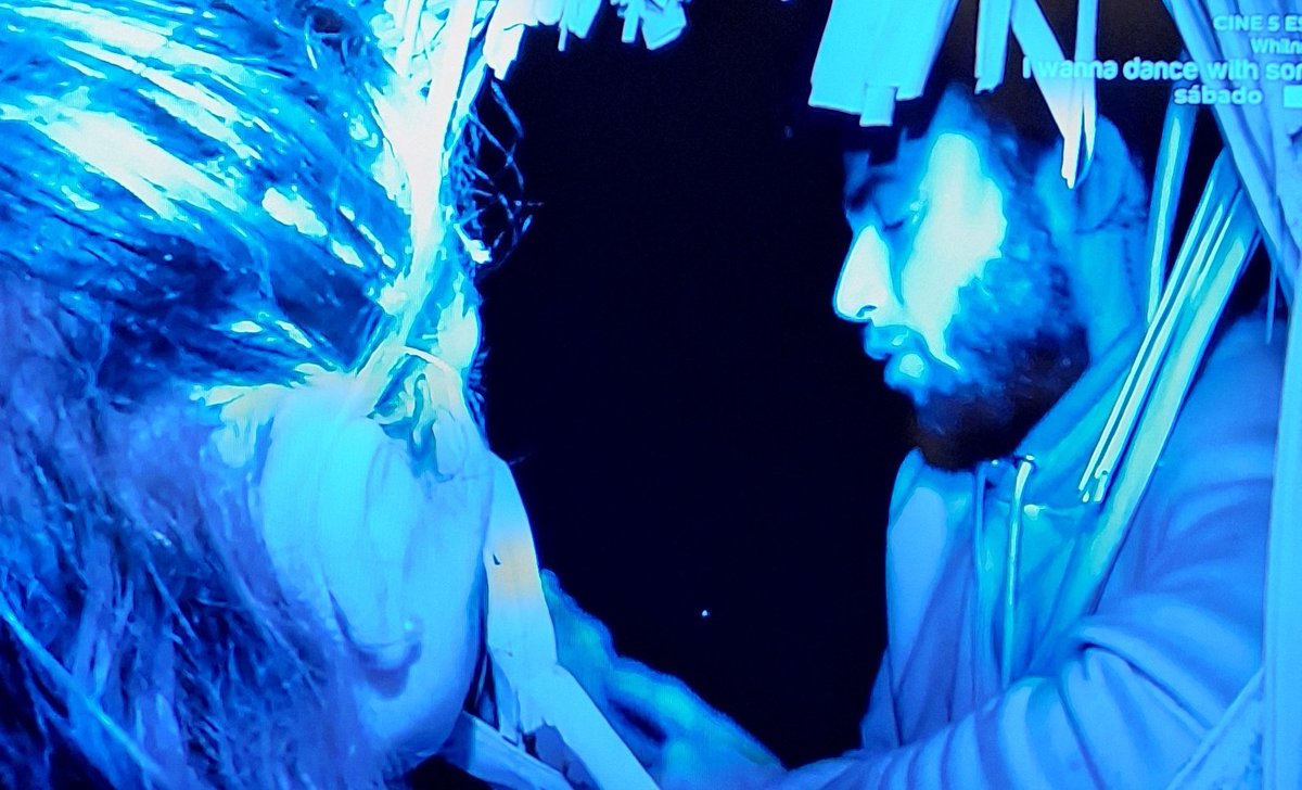 Que manipuladores Anita y Montoya
Montoya es o conmigo o contra mí
Ya le caen mal Nieves y Makoke porque no van contra Manuel
Saben más que los ratones coloraos
#SVGala7