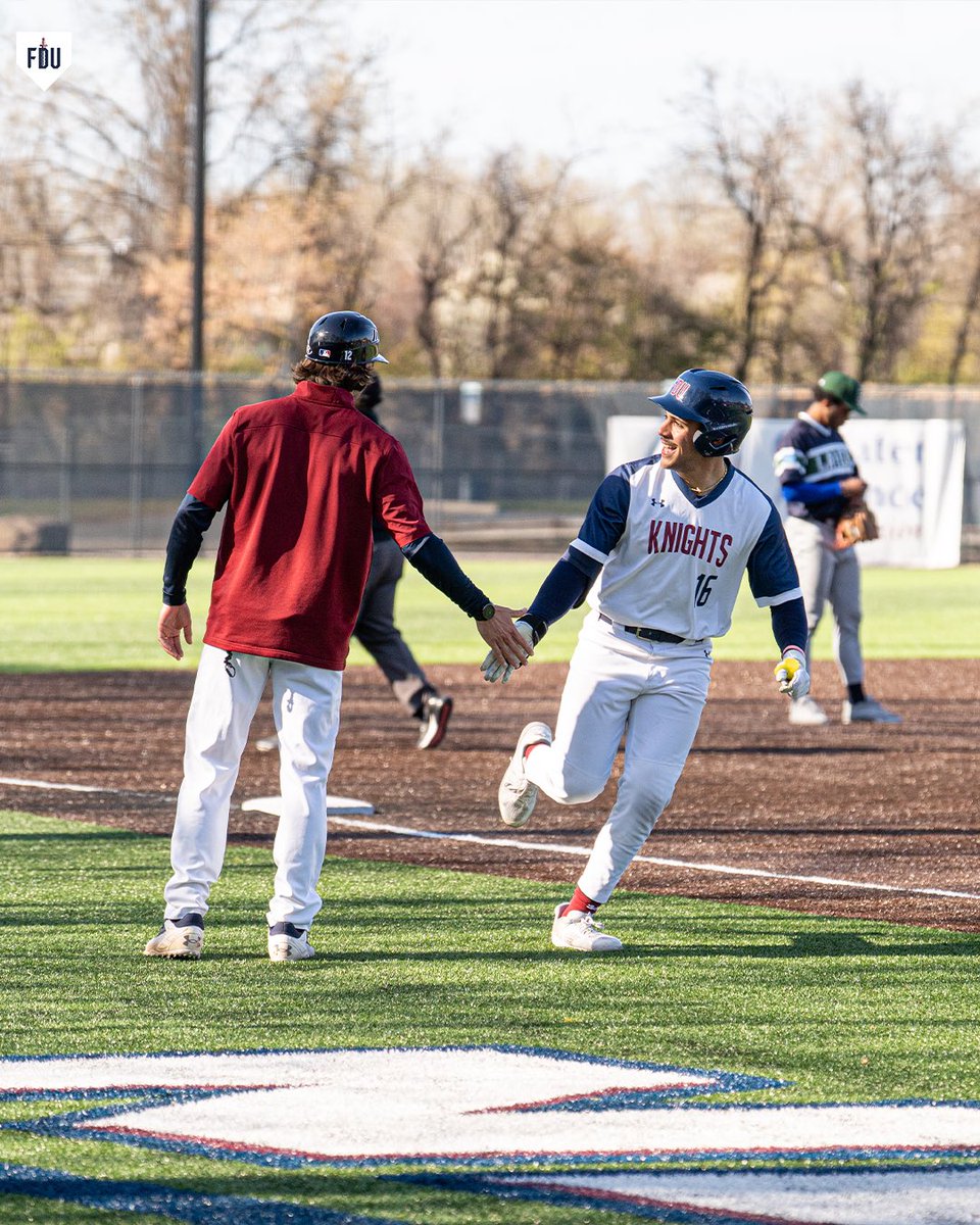 FDUKnightsBase's tweet photo. DIEGO DETONATES 💣 

Knights 5 | Lakers 10 https://t.co/qHPetV5J0O