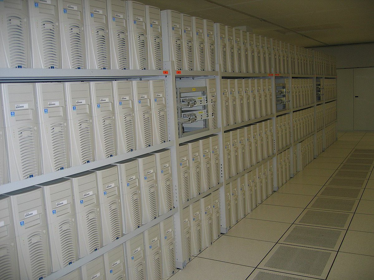 OldInternetFeel's tweet image. CERN, 2004