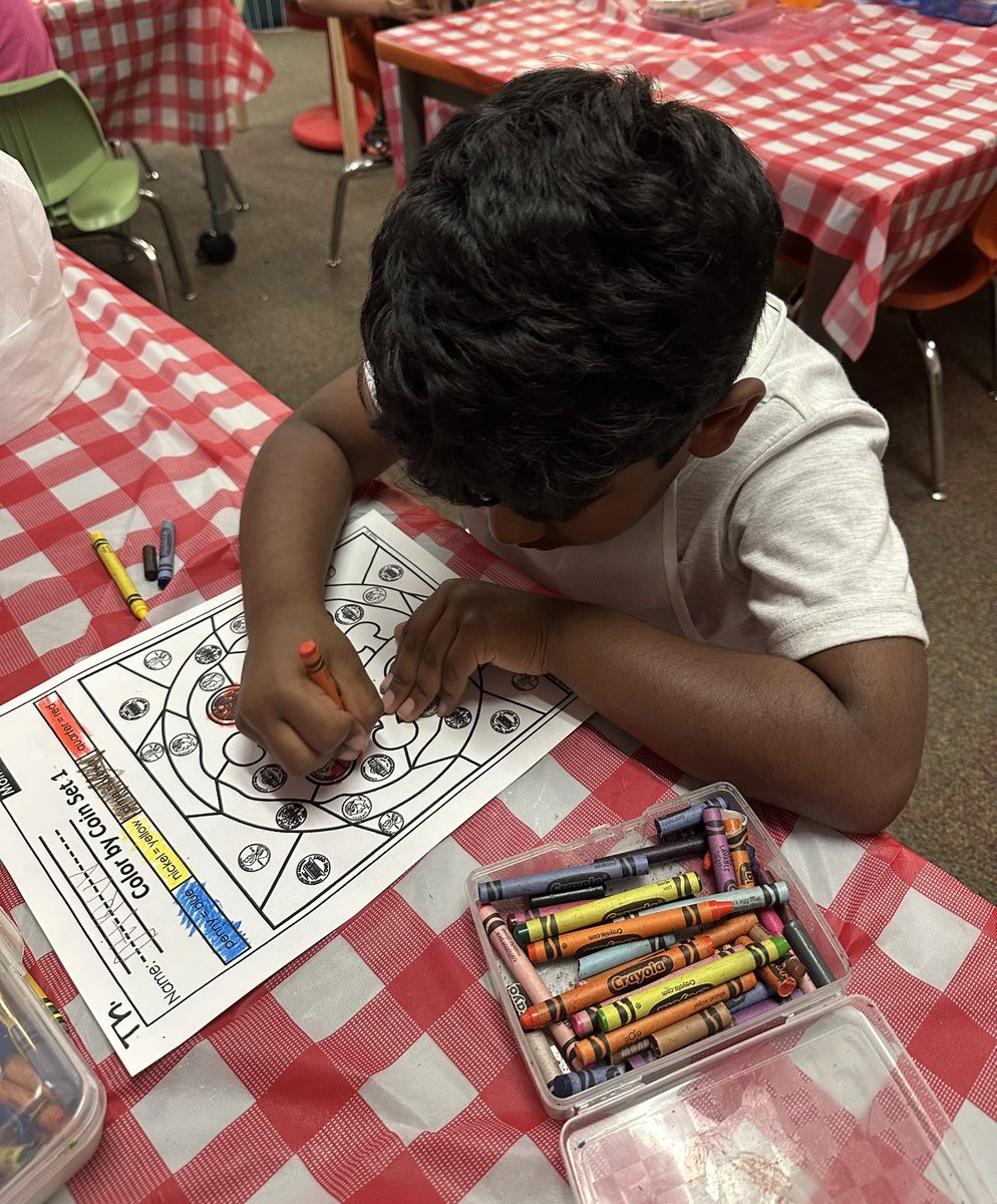 KinderWithMsG's tweet photo. More Pizza Day fun- reviewing sight words and phonics skills, and diving deep into our Opinion Writing and Coins lessons!

#HMEProud #MelissaSchools @melissaisd https://t.co/knCW8OcXIw