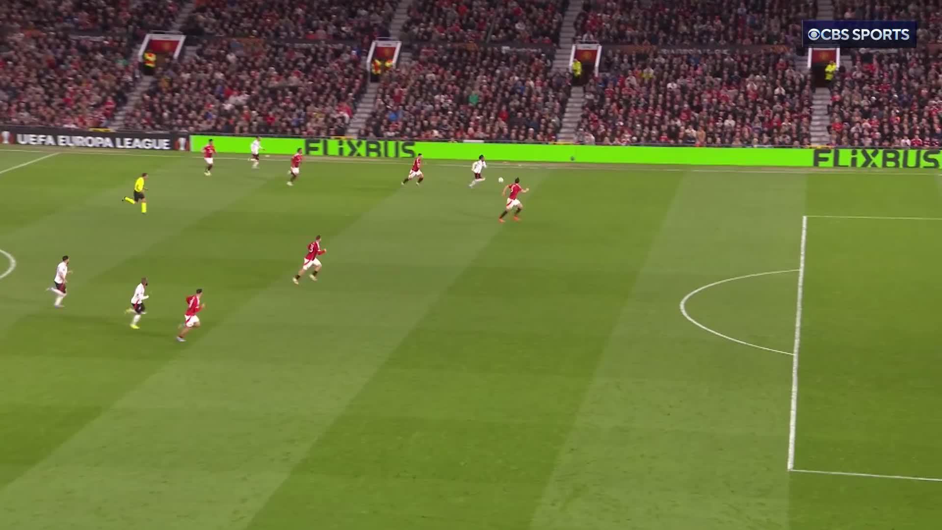TEN MAN LYON SILENCE OLD TRAFFORD IN EXTRA TIME 😳