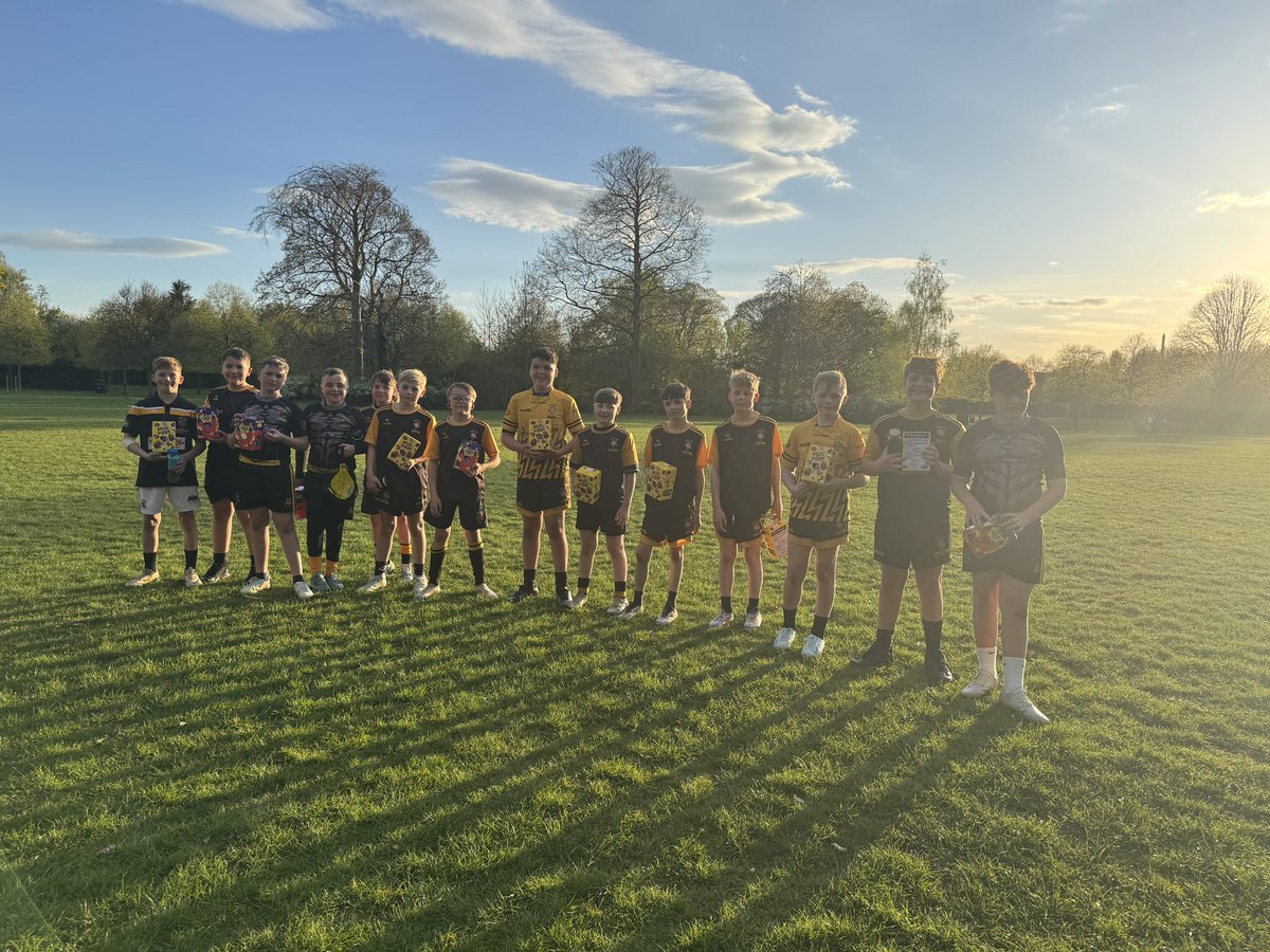 Easter treats after training tonight ahead of a weekend off for our U11’s carrots 🥕💙🏉