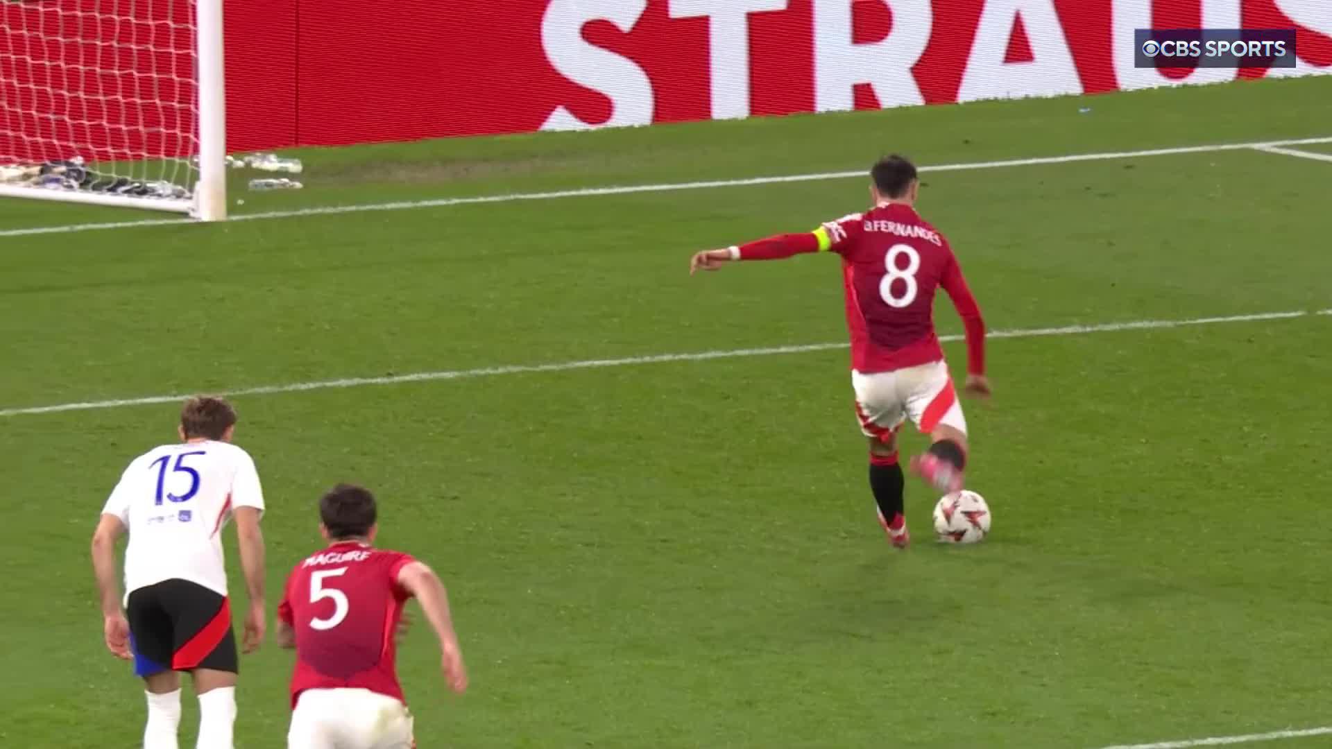Bruno Fernandes gives Manchester United a glimmer of hope ✨