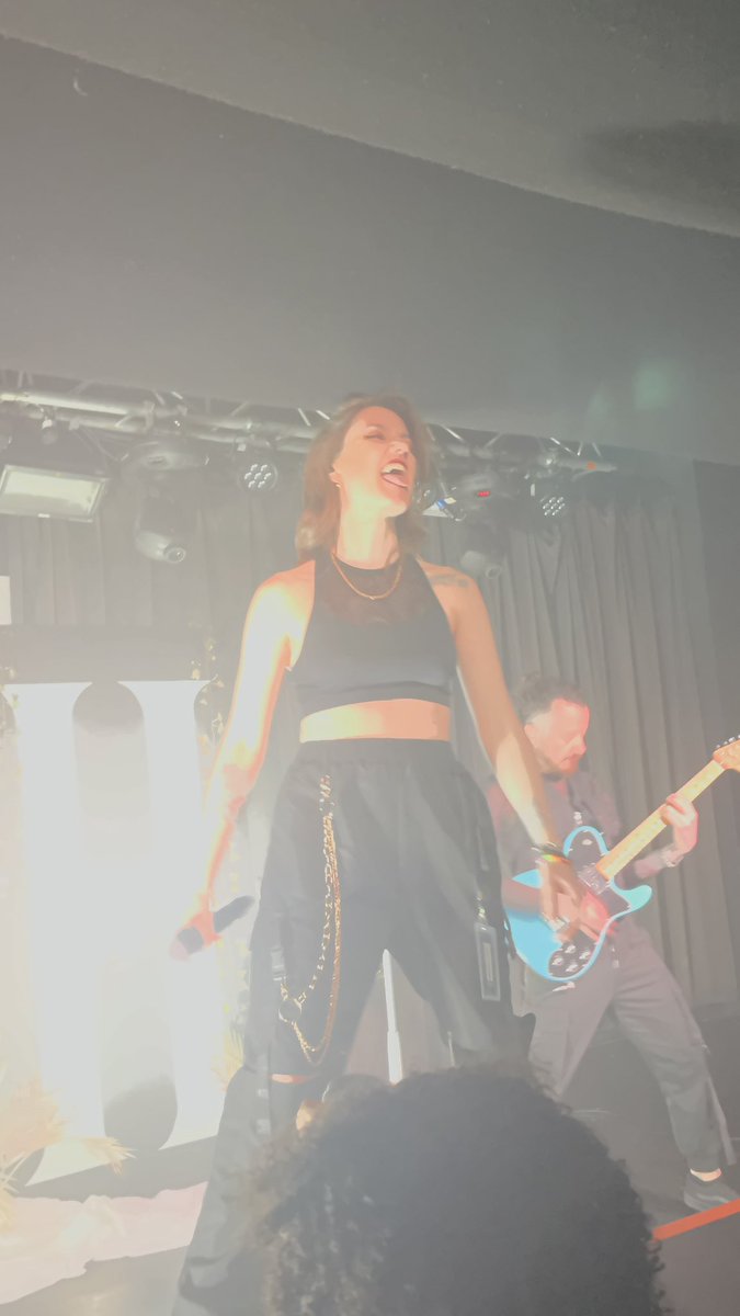 dandj32's tweet photo. Absolutely amazing seeing @wehavehalflives live again tonight at the @O2AcademyBham absolutely incredible https://t.co/aZ1dfbCZeH