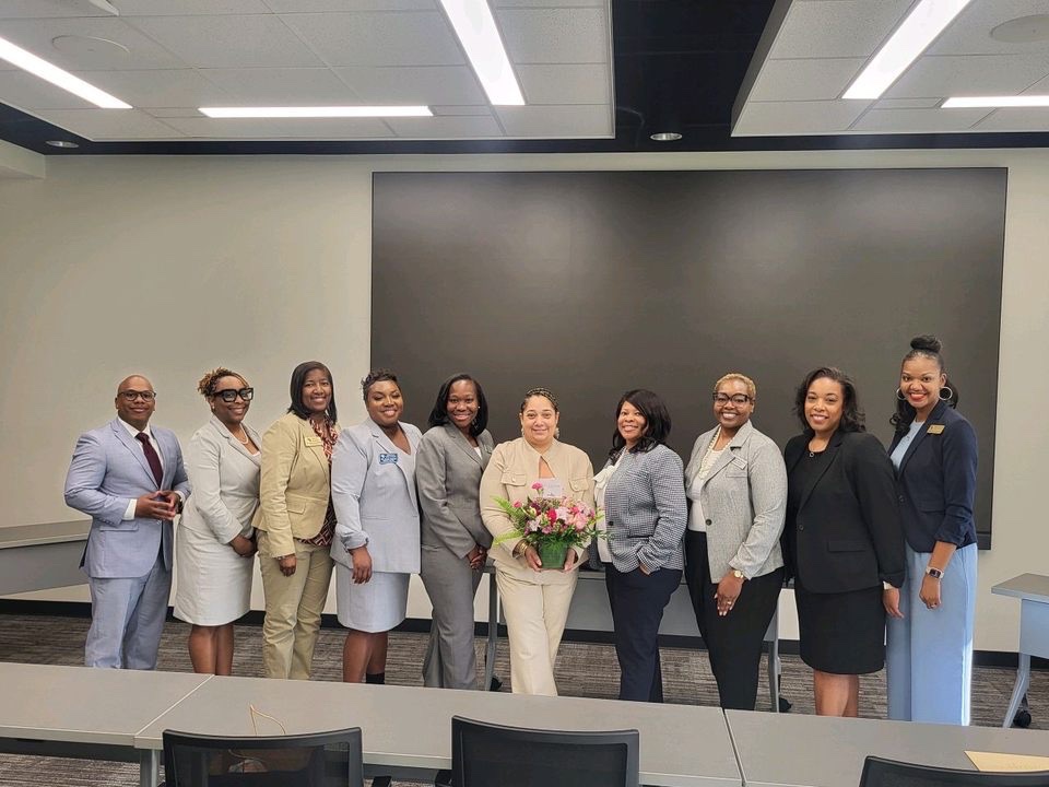 shundawalker123's tweet photo. Leadership is a journey. This journey involves navigating challenges, overcoming setbacks, learning from challenges, continuous growth and evolution and being RESILIENT. Grateful for our fearless leader Mrs. Wiggins, cohort members, & the LEAD2024-2025 experience! #HCSLEAD https://t.co/6q1cP5gKUD