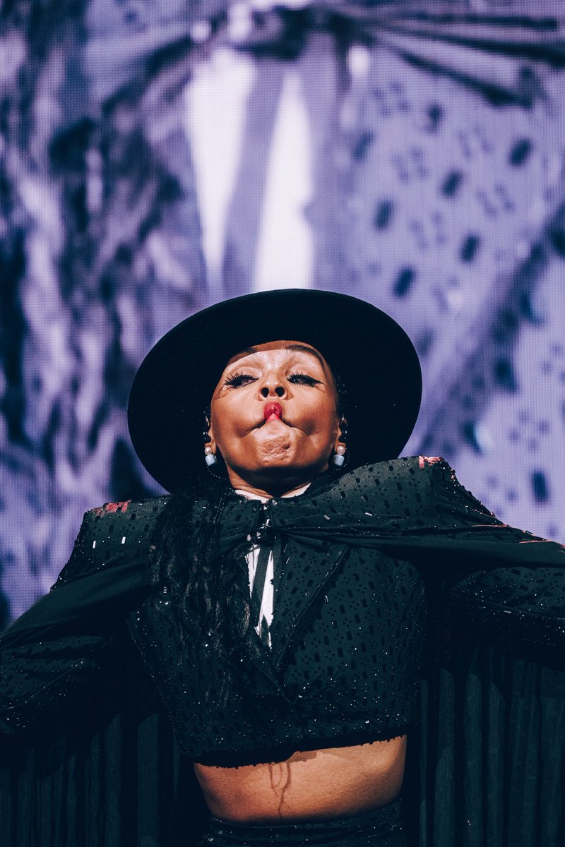 JadaImaniM's tweet photo. Janelle Monáe embodies Dandyism https://t.co/TZMQQ8cYwa
